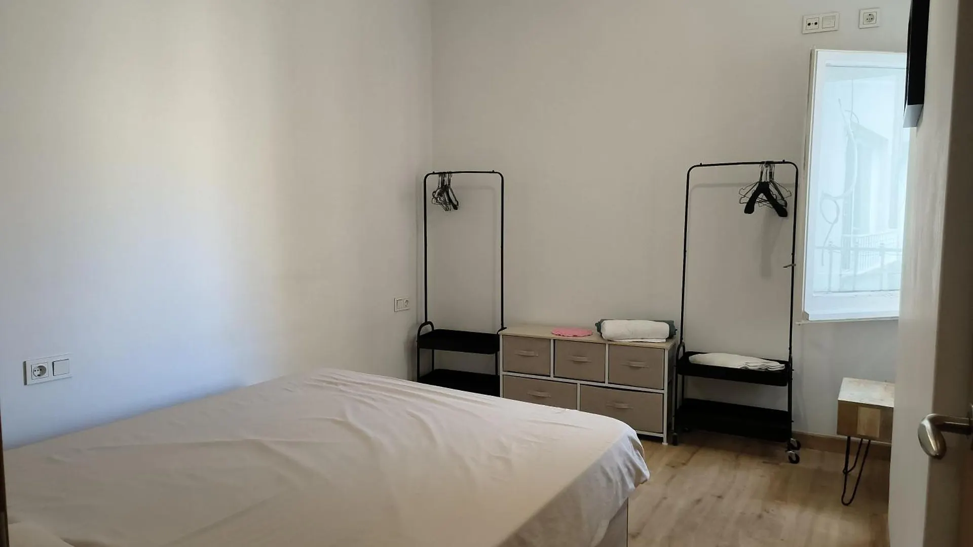 Bright And Comfy Remote Work Bcn Apartment Barcelona